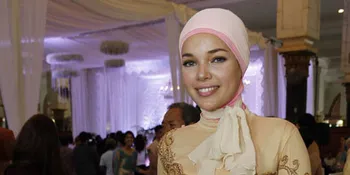Dewi Sandra 'Debat Batin' Sebelum Putuskan Berjilbab