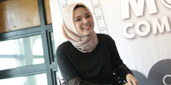 Tak Kuasa, Dewi Sandra Menangis Karena Tersentuh Penggalan Ayat Ini