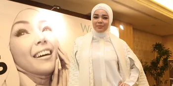 Dewi Sandra Sibuk Perdalam Agama Islam