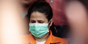 Dhawiya Kembali Jalani Sidang Narkoba, Elvy Sukaesih Masih Menangis