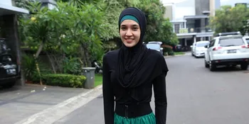 Dhini Aminarti Putuskan Berhijab, Begini Reaksi Dimas Seto