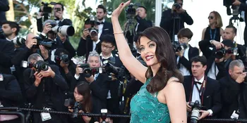 Di Perbatasan India - Pakistan, Aishwarya Rai Cantik Sapa Fans