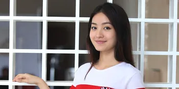 Di Sela-Sela Syuting, Natasha Wilona Asyik NgeVlog & Nonton Drama