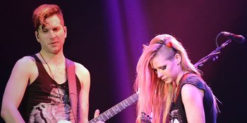 Diam-Diam Muncul, Avril Lavigne Langsung Rilis Video Baru