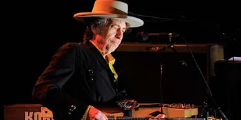Diam Selama Dua Tahun, Akhirnya Bob Dylan Bangkit Lagi!
