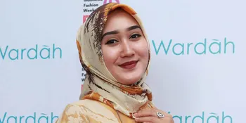 Dian Pelangi Berbagi Tips Untuk Fashion dan Make Up Lebaran