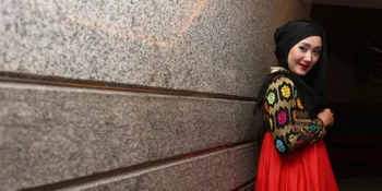 Dian Pelangi Sempatkan Umrah Sebelum Berangkat Ke Fashion Week