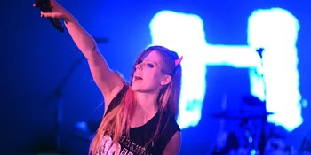 Dianggap Rasis, Klip 'Hello Kitty' Avril Lavigne Dicekal?