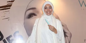Dianggap Tren, Dewi Sandra Sebut Hijab Ada Sejak 1400 Tahun Silam