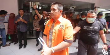 Dibawa Ke Puslabfor Polri Bersama Ibra Azhari, Medina Zein Tak Berucap Sepatah Kata &#38; Bersembunyi di Balik Jaket
