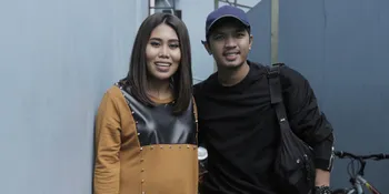 Dibelikan Mobil Mewah Oleh Sang Suami, Evi Masamba: Dapat Duit Dari Mana Lu