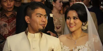 Dibuatkan Lagu Spesial, Istri Bams Menangis