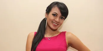 Didampingi Suami, Yeyen Lidya Kunjungi KapanLagi.com&#174;