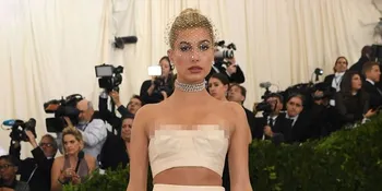Diduga Bikin Justin &#38; Selena Tengkar, Hailey Baldwin Mesra Dengan Shawn Mendes