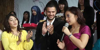 Diego Akhirnya Belikan Kado Vespa Untuk Ultah Nikita Willy