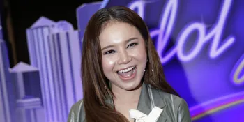 Digosipkan Sudah Lamaran Oleh Melly Goeslaw, Ini Tanggapan Rossa