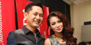 Digosipkan Tunangan, Ini Jawaban Fitri Carlina