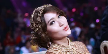 Diingatkan Netizen Gara-gara Makan Pakai Tangan Kiri, Inul Daratista Beri Jawaban Menohok