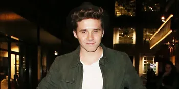 Dikabarkan Balikan, Brooklyn Beckham Posting Foto Topless Chloe Moretz