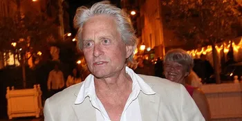 Dikabarkan Cerai, Bagaimana Ekspresi Michael Douglas?
