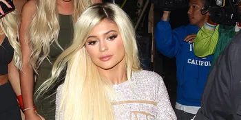 Hubungannya Memanas, Kylie Jenner Beri Ultimatum Pada Pacar?