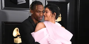 Dikabarkan Selingkuh, Travis Scott Unggah Foto Mesra Bareng Kylie Jenner