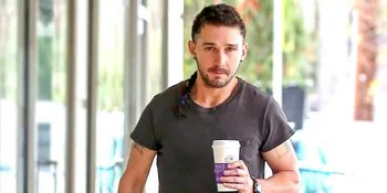 Dikabarkan Tunangan, Shia LaBeouf Malah 'Kencani' Wanita Lain