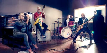 Dikritik Rasis, Klip Baru 'Looking Hot' No Doubt Ditarik