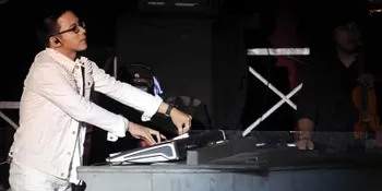 Diledek Ariel, David Buru-Buru Nikah?