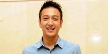 Dimas Anggara Tak Canggung Adegan Ciuman di Depan Pacar
