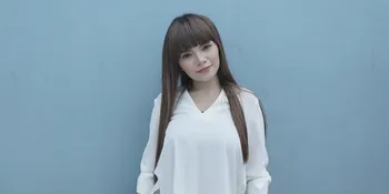 Dinar Candy Pamer Body Killer Pakai Lingerie Pink