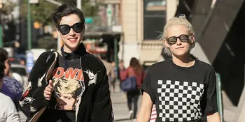 Dinner Romantis, Kristen Stewart &#38; St Vincent Tertangkap Ciuman