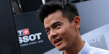 Dion Wiyoko Rayakan Natal Sendirian