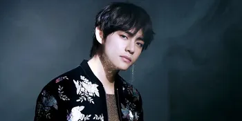 Dipakai Saat Pemotretan, V BTS Bikin Gelang Ini Langsung Ludes Terjual!