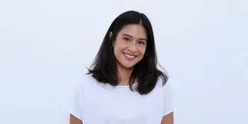 #DiRumahAja Ala Dian Sastro, Ngobrol Sama Tanaman Hingga Dikirimi Kue Tar Oleh Disney