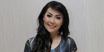 Disebut Lagi Dekat Dengan Pengusaha, Apa Komentar Tessa Kaunang?