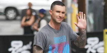 Ditangkap Polisi, Adam Levine Dituduh Pukul Istri &#38; Bayinya