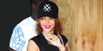 Ditanya Soal Travis Scott, Rihanna Diam Seribu Bahasa