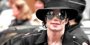 Ditemukan Implan Rahasia Dalam Tubuh Michael Jackson!
