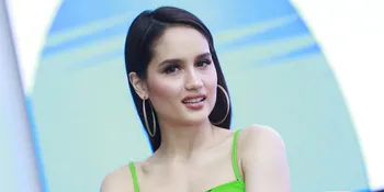 Diterpa Rumor Foto Hot Bareng Mantan, Begini Cara Cinta Laura Kuatkan Diri