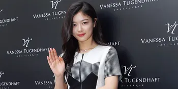Dituduh Oplas, Aktris Remaja Kim Yoo Jung Angkat Bicara