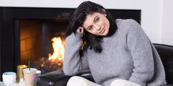 Dituduh Pasang Implan Payudara, Ini Jawaban Kylie Jenner