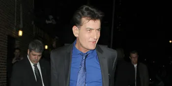 Ditutupi Selama 4 Tahun, Akhirnya Charlie Sheen Akui Positif HIV