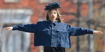 Dress dan Sepatu Sport, Trend Baru Cara Delevingne