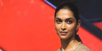Dress Model Victoria Secret Kembar Dengan Deepika, Pilih Siapa?