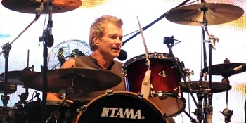 Drummer Mr BIG Terserang Penyakit Parkinson