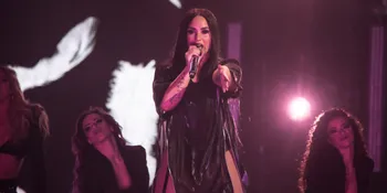 Dua Bulan Setelah Overdosis, Demi Lovato Terlihat Lebih Sehat