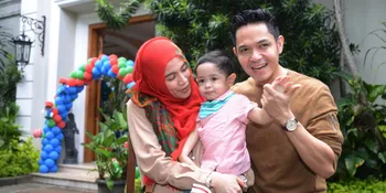 Dude Harlino &#38; Alyssa Soebandono Kenalkan Anak Pada Ibadah Puasa Sejak Dini