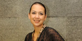 Dukung Katon Bagaskara, Ira Wibowo Hadiri Konser KLa Project