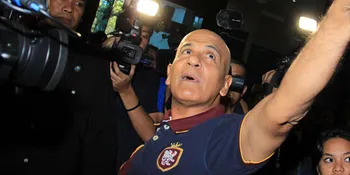 Dukung Langkah BNN, Mark Sungkar Plontos Hingga 2015